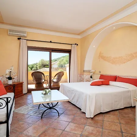 Lh Pozzo Sacro 4* Ольбія