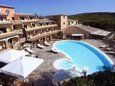 Lh Pozzo Sacro فندق أولبيا