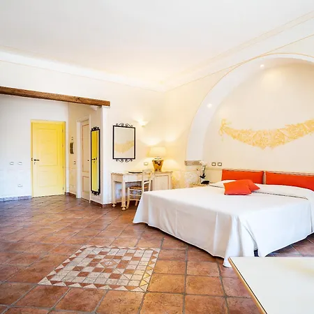 Hotel Lh Pozzo Sacro
